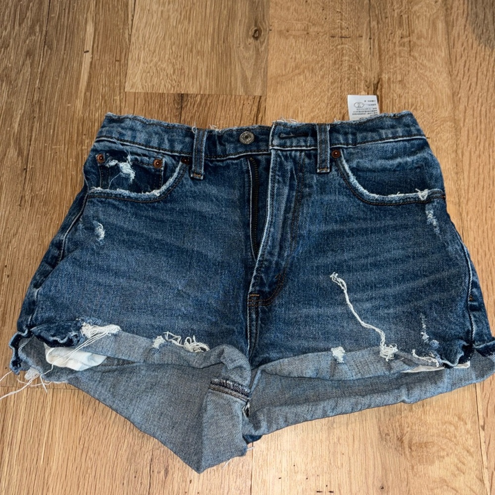 Abercrombie Curve Love High Rise Mom Short
